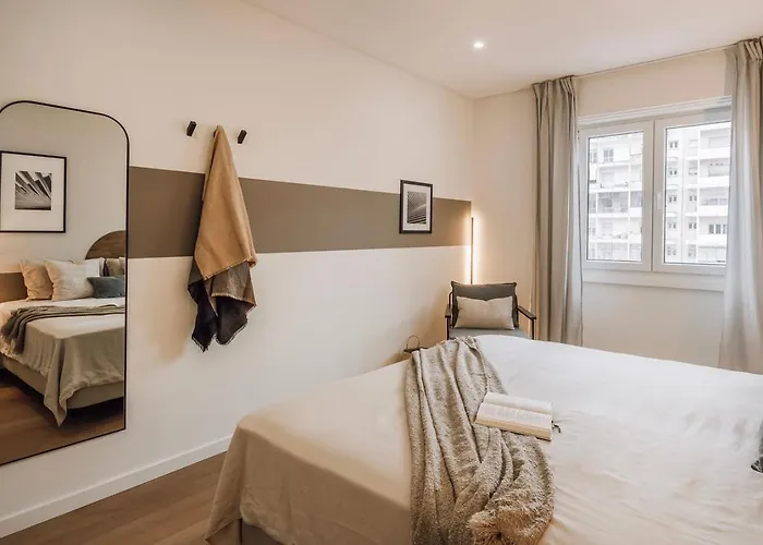 Ofir - 2 Bedrooms And Office In Alvalade *