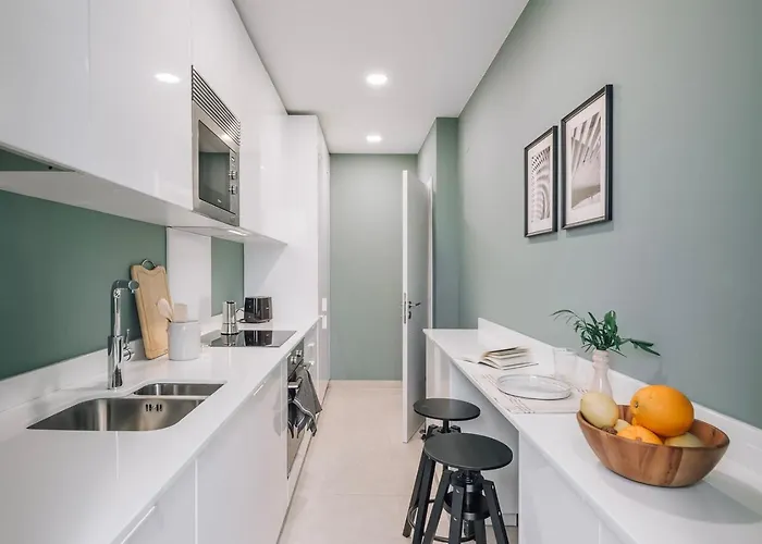 Ofir - 2 Bedrooms And Office In Alvalade Lisboa