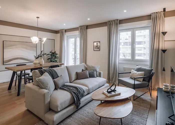 Ofir - 2 Bedrooms And Office In Alvalade Lisboa