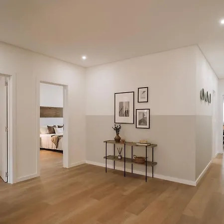 Ofir - 2 Bedrooms And Office In Alvalade דירה